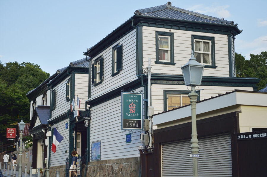 クラシックな洋館みたいな外観の家に住む！横浜や神戸の洋館、夢を叶えた家づくりの事例を紹介